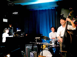 2014 �����@�J�X�^�[�@���C�u�@Photo